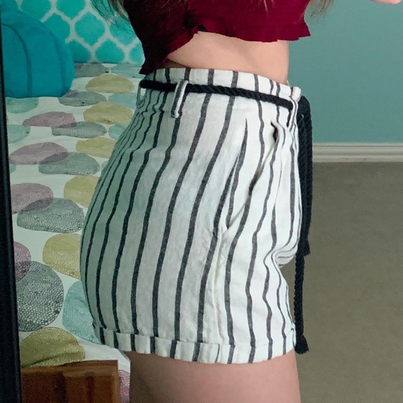 Forever 21 Striped Paper Bag Shorts w/ Belt - Picture 4 of 5